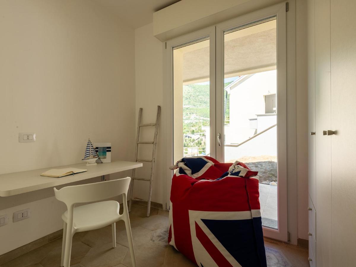 Villa Hanbury With Swimming Pool And Parking In Alassio Esterno foto