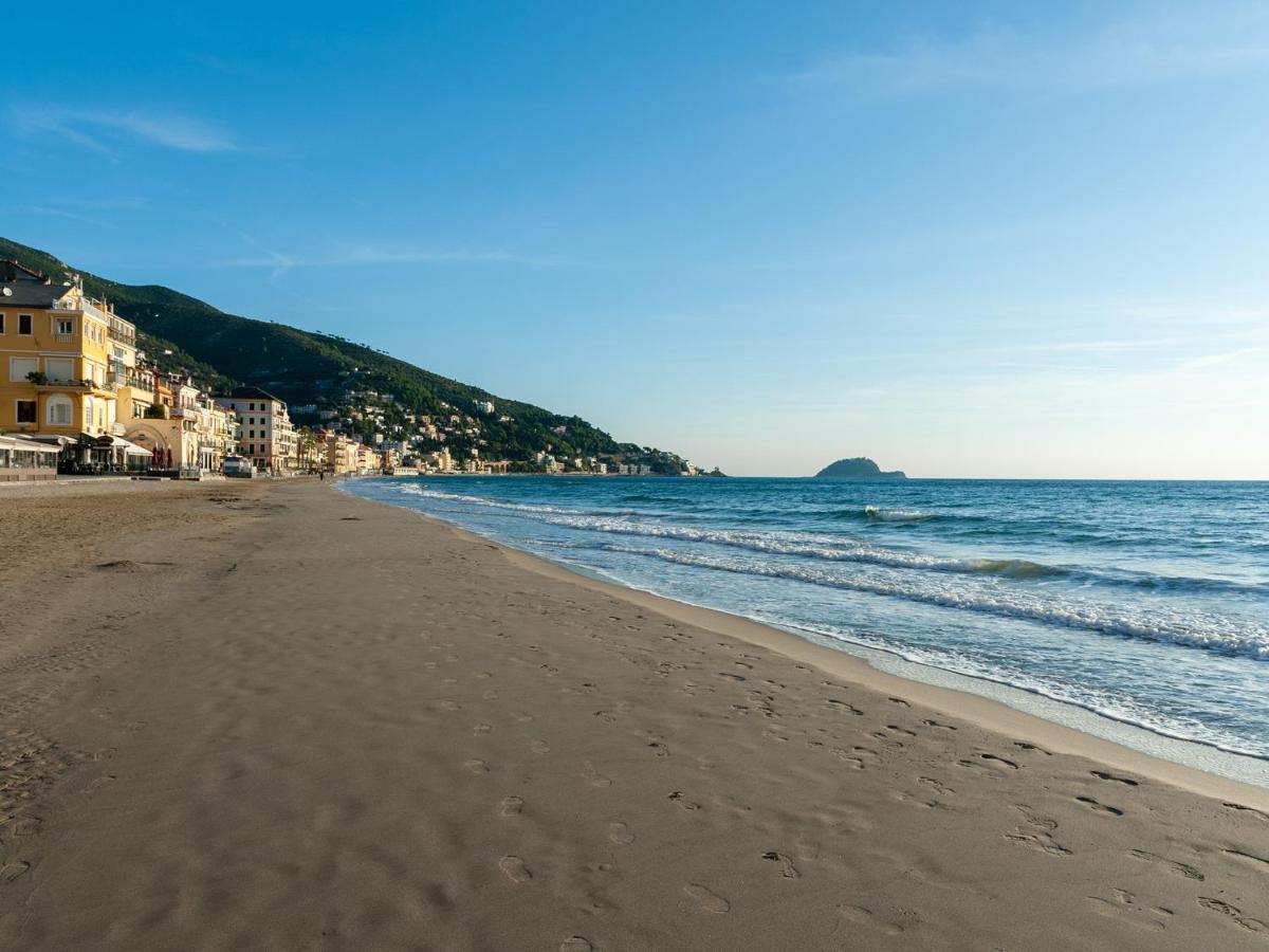 Villa Hanbury With Swimming Pool And Parking In Alassio Esterno foto