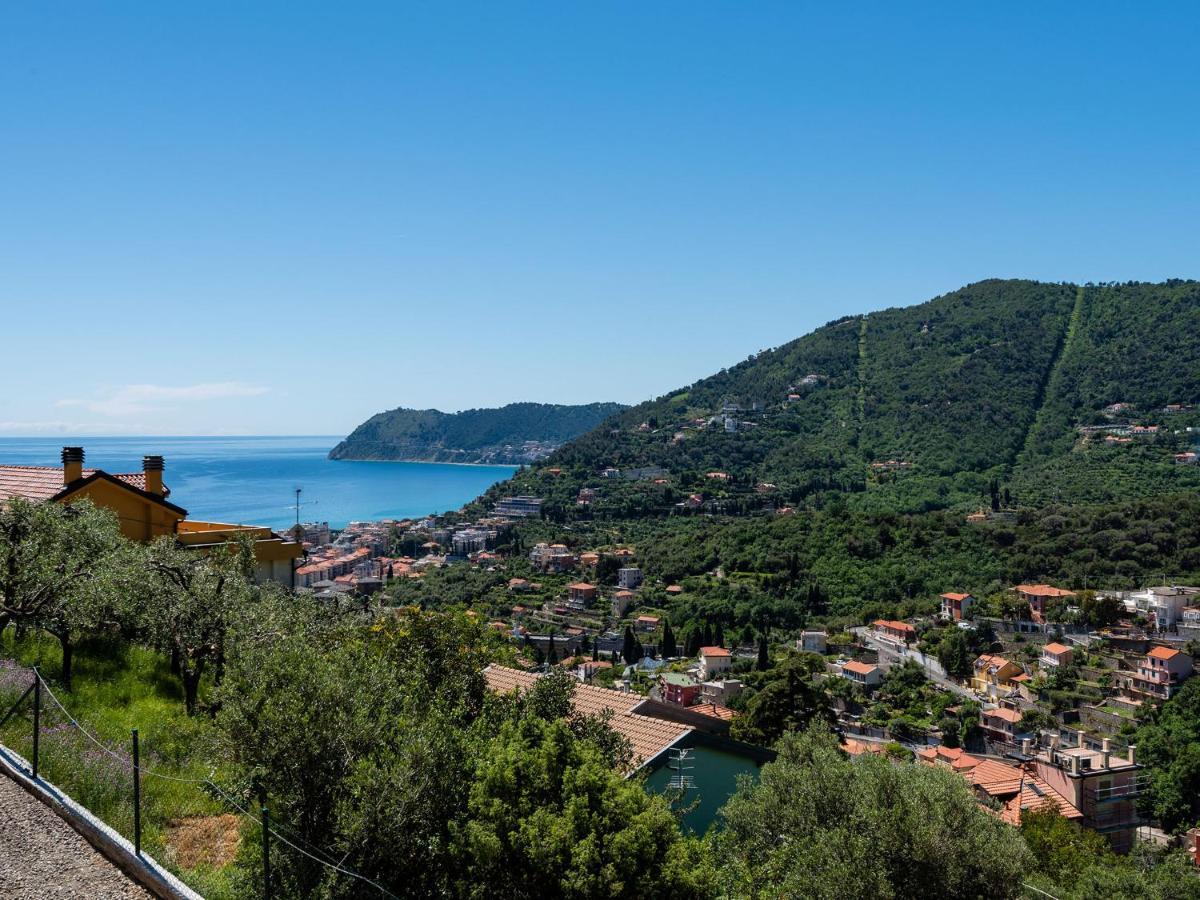 Villa Hanbury With Swimming Pool And Parking In Alassio Esterno foto